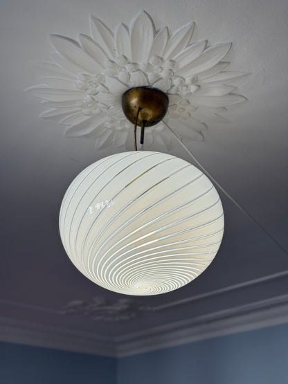 Vintage murano oval pendel 40cm hvid swirl