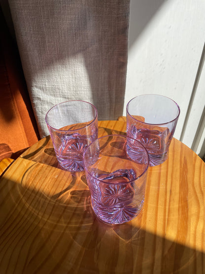 Lilla vandglas med massiv fod