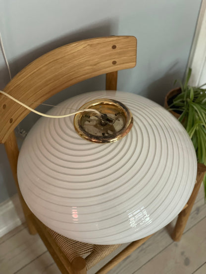 Hvid vintage Murano 48cm klokkeformet pendel