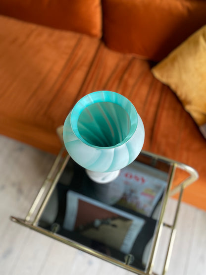 Italiensk grøn og hvid vase med swirl effekt