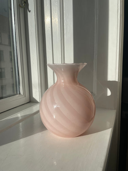 Vintage Murano lyserød swirl vase