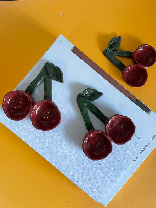 Colored ceramics - Cherry dish
