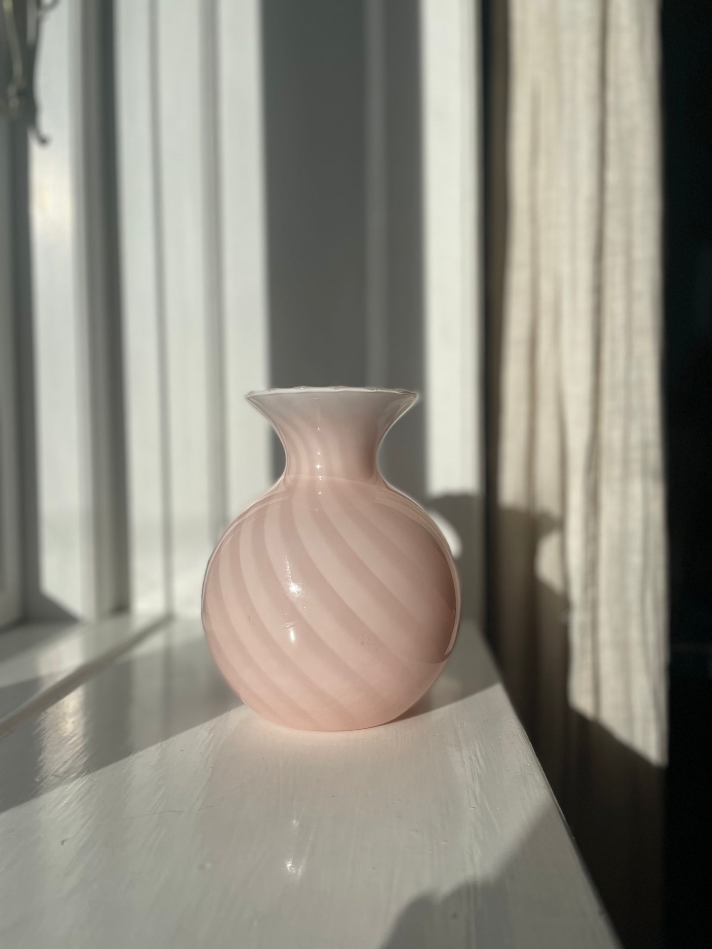 Vintage Murano lyserød swirl vase