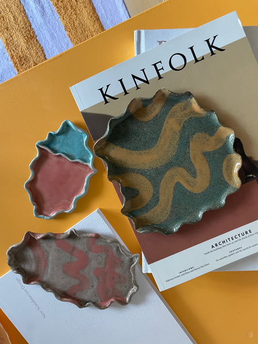 Color tray ceramics - EAT UP wavy plate blue/orange